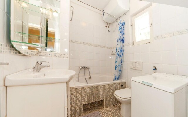 Beautiful Home in Jadranovo With Wifi and 3 Bedrooms