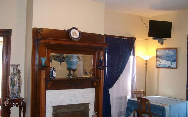 Levine House Bed & Breakfast