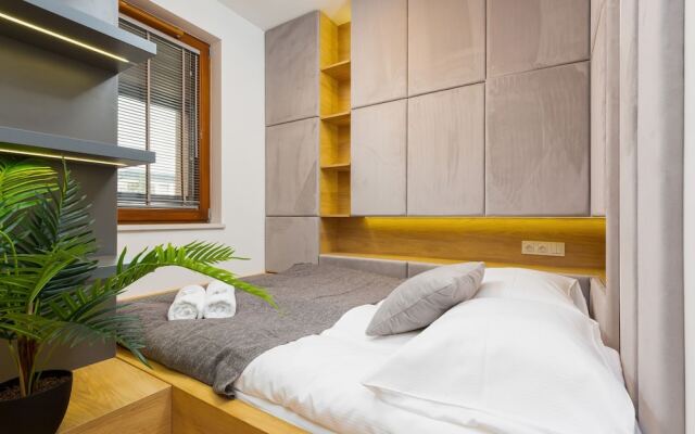 Studio Warsaw Grzybowska by Renters