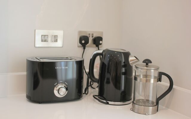 Peymans - The Station Suite Serviced Apartment