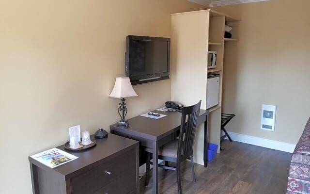 Clark's Sunny Isle Motel