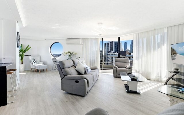 Acapulo 2 Bed Ocean View Surfers Paradise