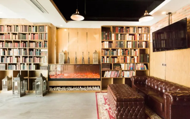 James Joyce Coffetel Baoding Railway Station