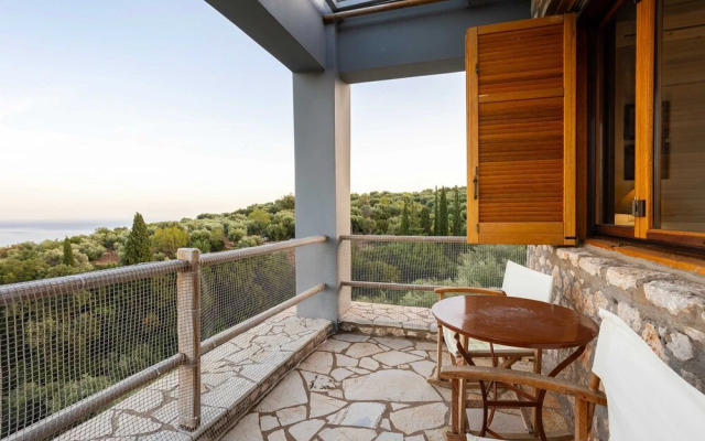 Stone Farmhouse in Groves - Sea Mountain Views
