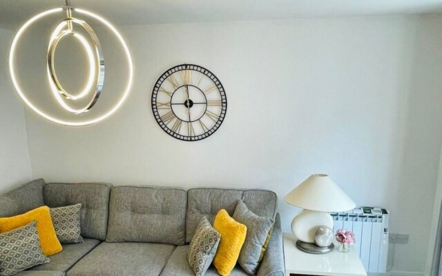 Aarons Stunning 2-bed in Aberdeen City Centre