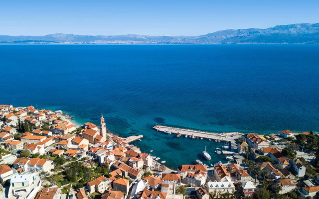 Vale Residence - exclusive & private property by the sea