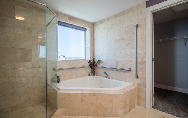 Sea Breeze 1011 Penthouse