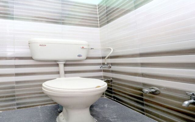 Oyo 39852 Hotel Noor