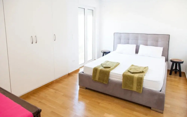 Lovely Apartment in Rafina