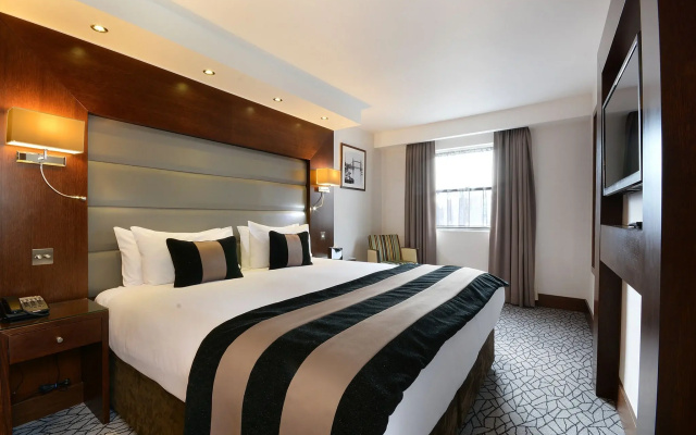 Отель The Cura Kensington
