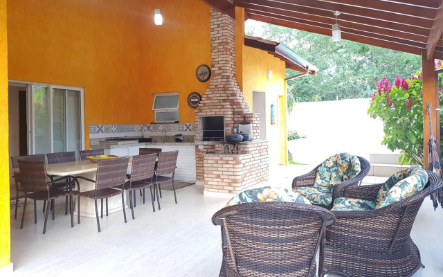 LINDA CASA TERREA UBATUBA - piscina, wifi, AC, churrasqueira, praia Lagoinha