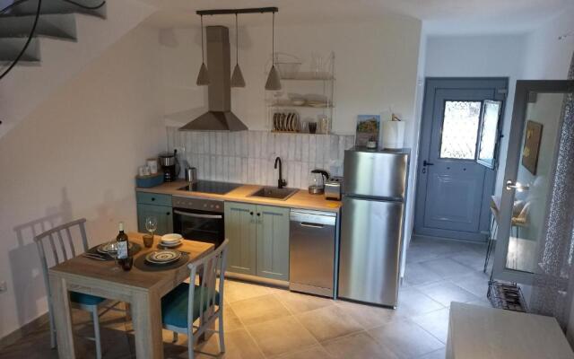 Koroni Stone House, newly built studios by the sea