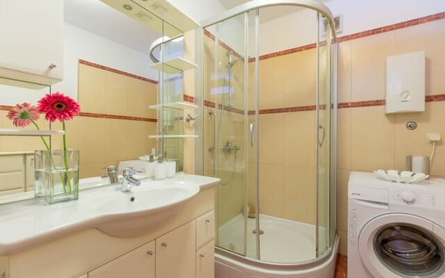 Hedera Estate, Hedera A13