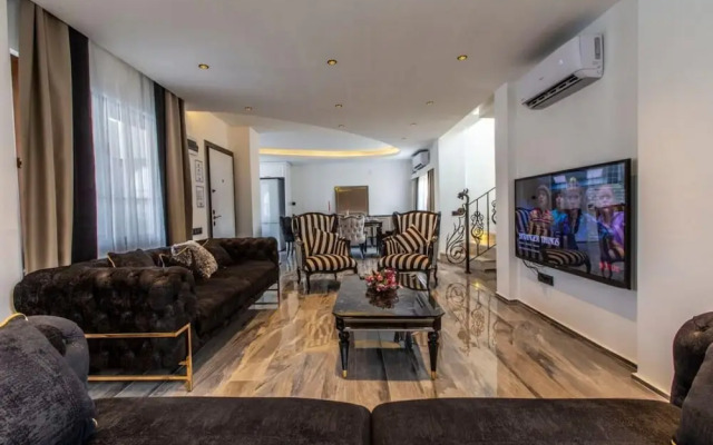 Luxurious Villa With Private Pool in Antalya