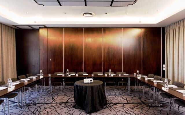 Davinci Hotel And Suites On Nelson Mandela Square