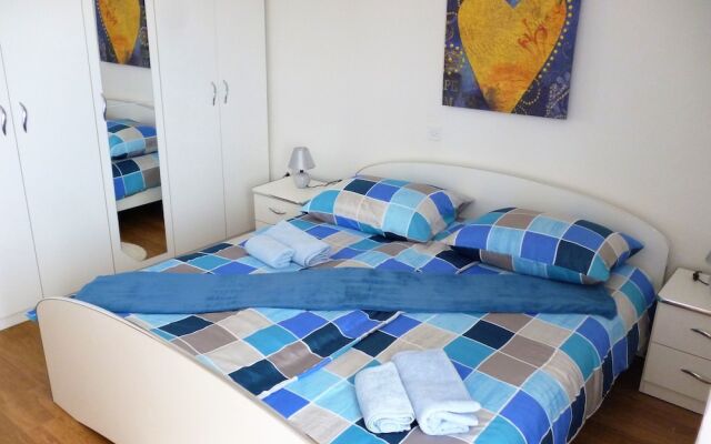 Apartment Rada - Center of Posedarje & near Beach