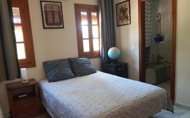 Wave House. Terrace, BBQ,piscina,800mt to beach