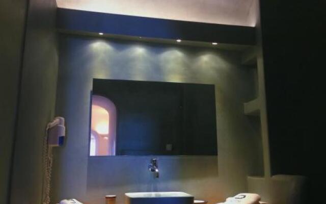 Altana Cliffside Villas