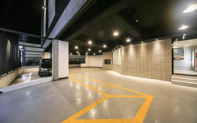 Brown dot Hotel Palyong