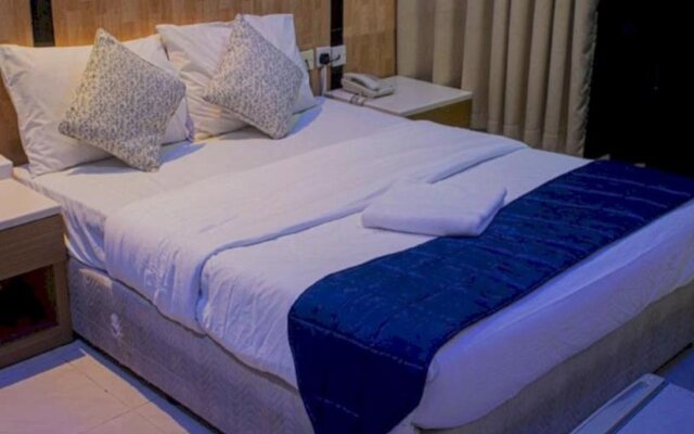 OYO 1118 Sharjah Plaza Hotel