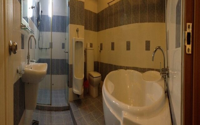 Ho Phong Hotel