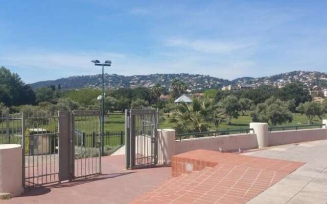 T3 juan rivage prox. plage parking