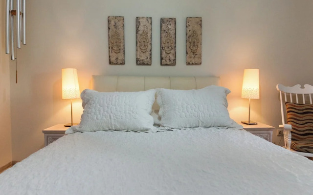 Stylish Athinas House in Kallithea