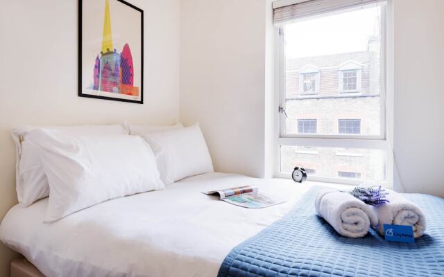 Bright Charing Cross Apartment