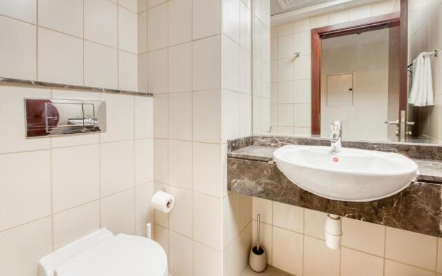 RH- Cozy 1 BR Duplex in X1 Tower