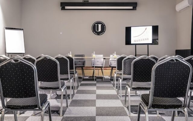 Urban Hotel