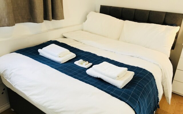 Piccadilly Circus - London Regent Apartments
