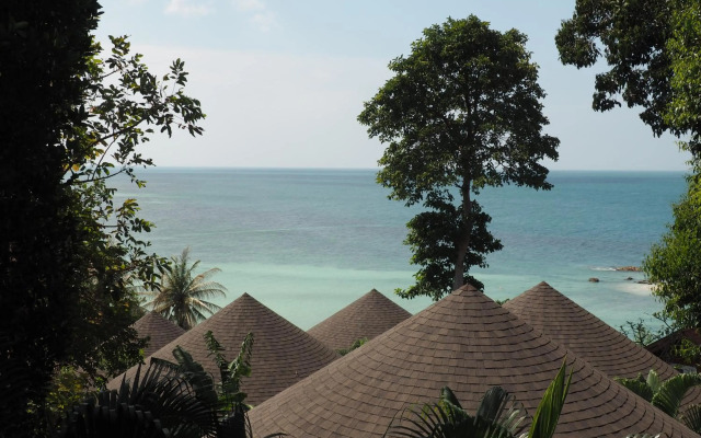 Beyond The Blue Horizon Villa Resort