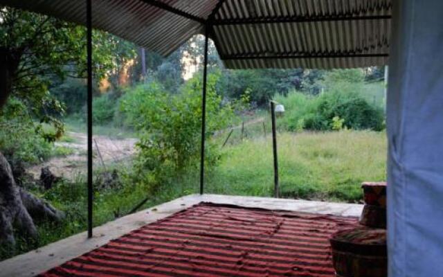 Comfortable Resort on Madhya Pradesh State Highway 26