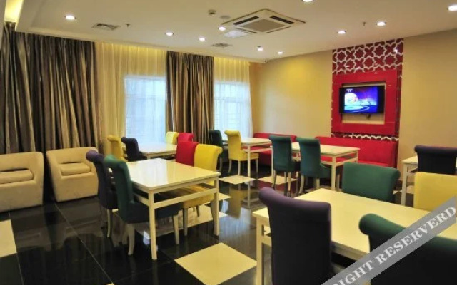 HanTing Hotel (Shenyang Wanlian Subway Station)