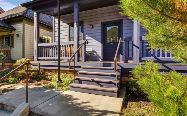 Abode at Town Lift 815