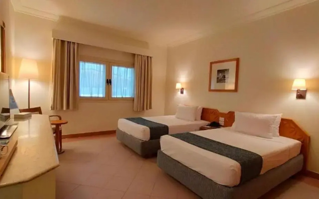 Camel Dive Club & Hotel