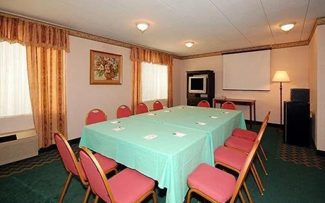 La Quinta Inn & Suites Sturbridge