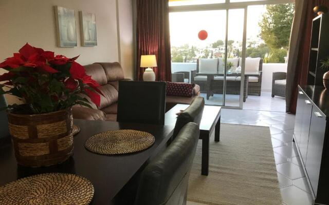 Parque Miraflores Nr. 218. Tennis & South-west seawiew