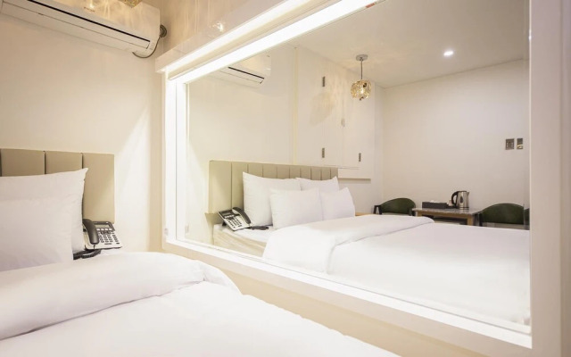 Cheonan Honeymoon Motel
