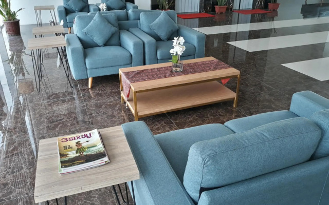 Ybc Grand Hotel