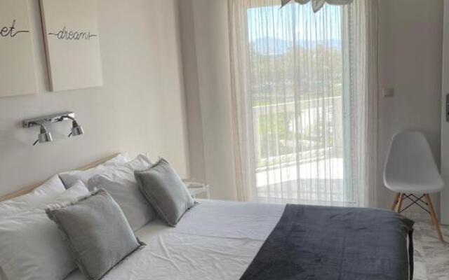 Karystos Mare Apartments