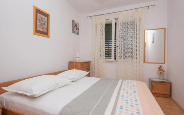 Apartments with a parking space Tucepi, Makarska - 6856