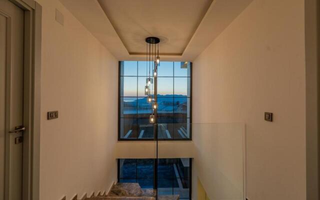 Miel Suites-2 Luxury Villa with Private Pool