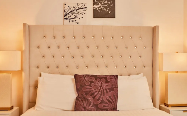 Modern Leeds City Apartment