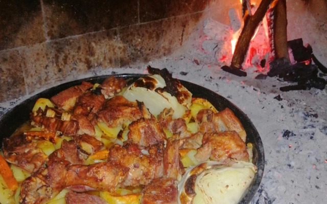 Tonina - house with patio, jacuzzi, free parking