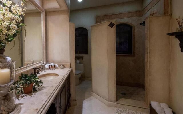 Stunning 6BD Pedregal Villa Maria