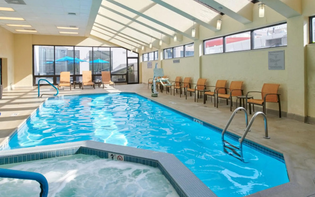 Courtyard by Marriott Columbus Downtown