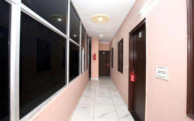 OYO 10261 Hotel Sunrise