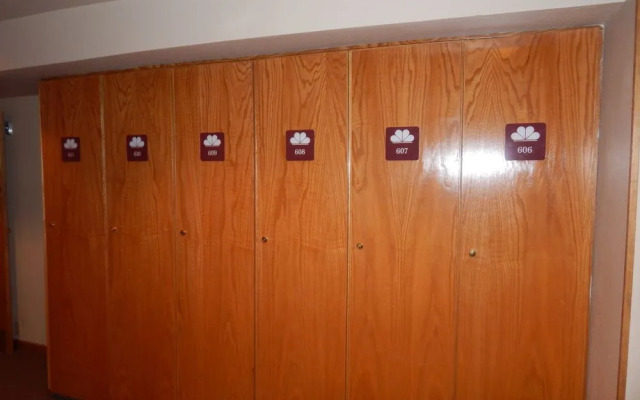 Crestview Condominium's