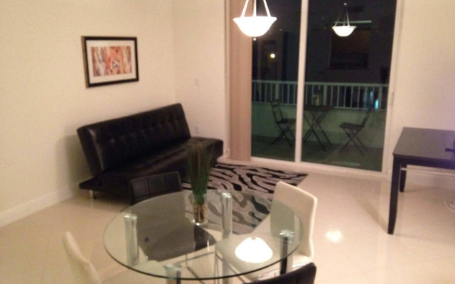 Luxury Suite in One Broadway by Lyx Miami